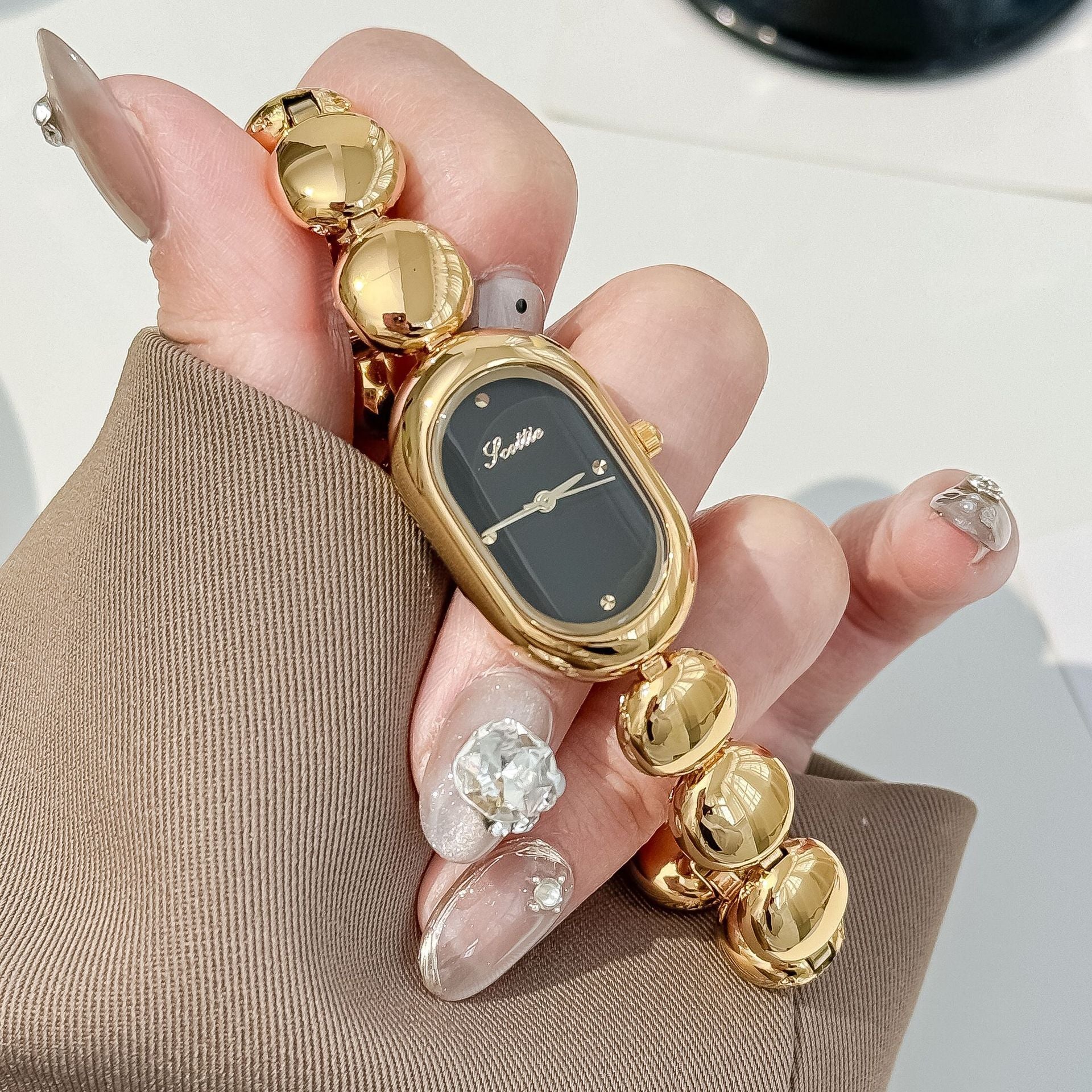 Reloj dorado