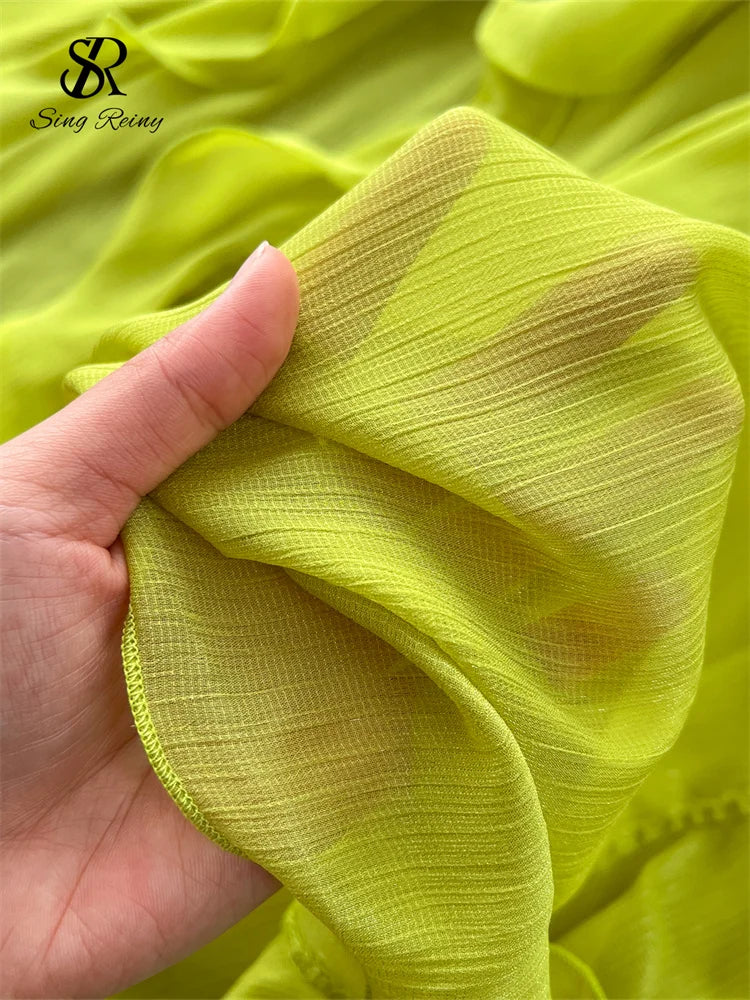 Traje verde neón